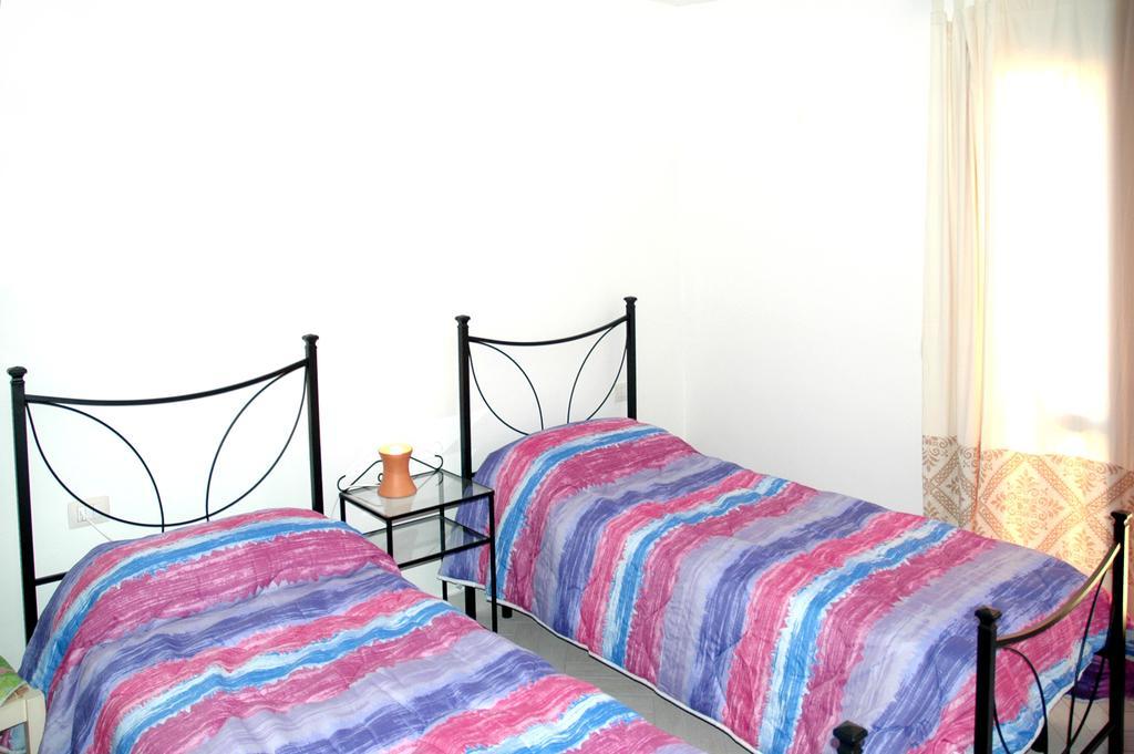 سان تيودورو Holiday Homes Stella Marina الغرفة الصورة
