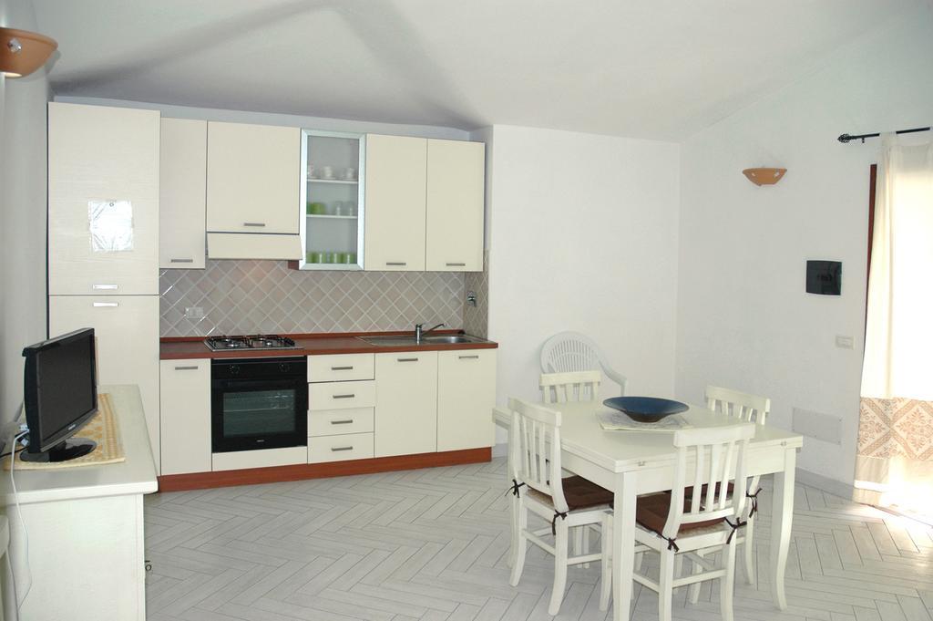سان تيودورو Holiday Homes Stella Marina الغرفة الصورة
