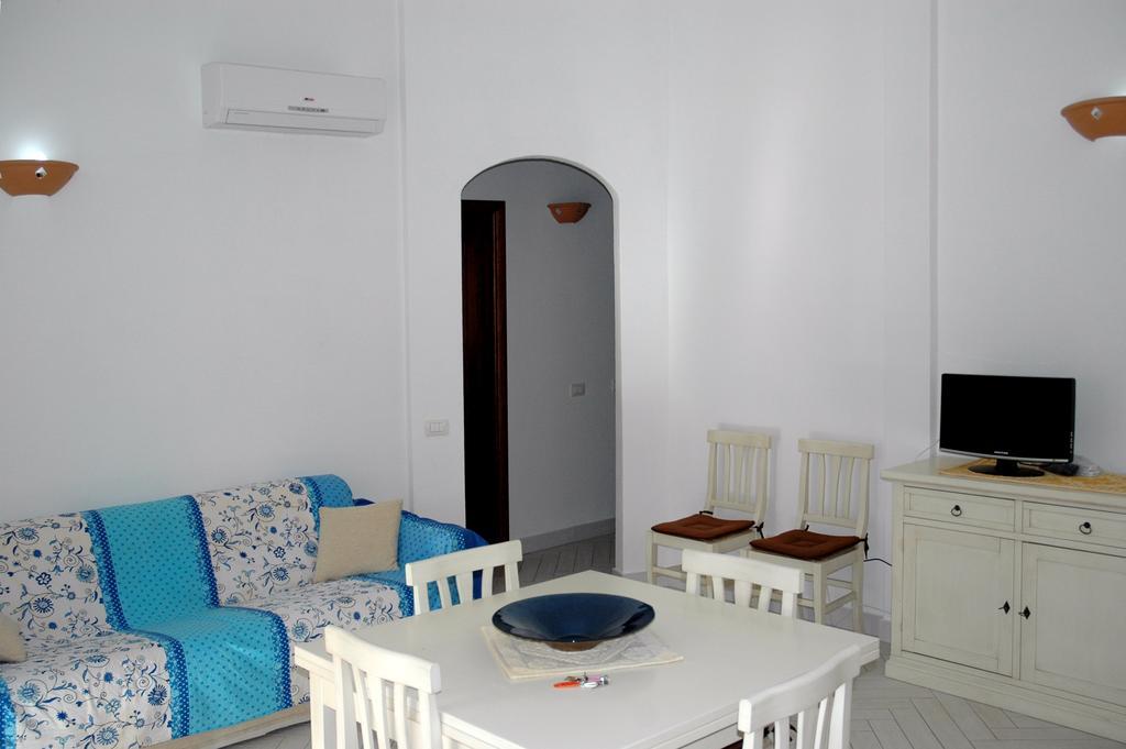 سان تيودورو Holiday Homes Stella Marina الغرفة الصورة