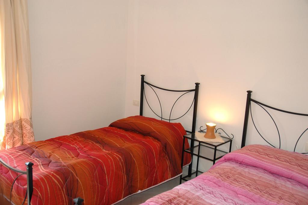 سان تيودورو Holiday Homes Stella Marina الغرفة الصورة