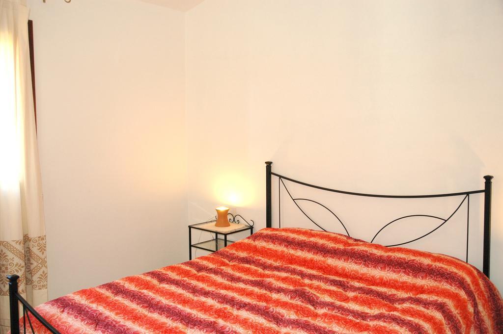 سان تيودورو Holiday Homes Stella Marina الغرفة الصورة