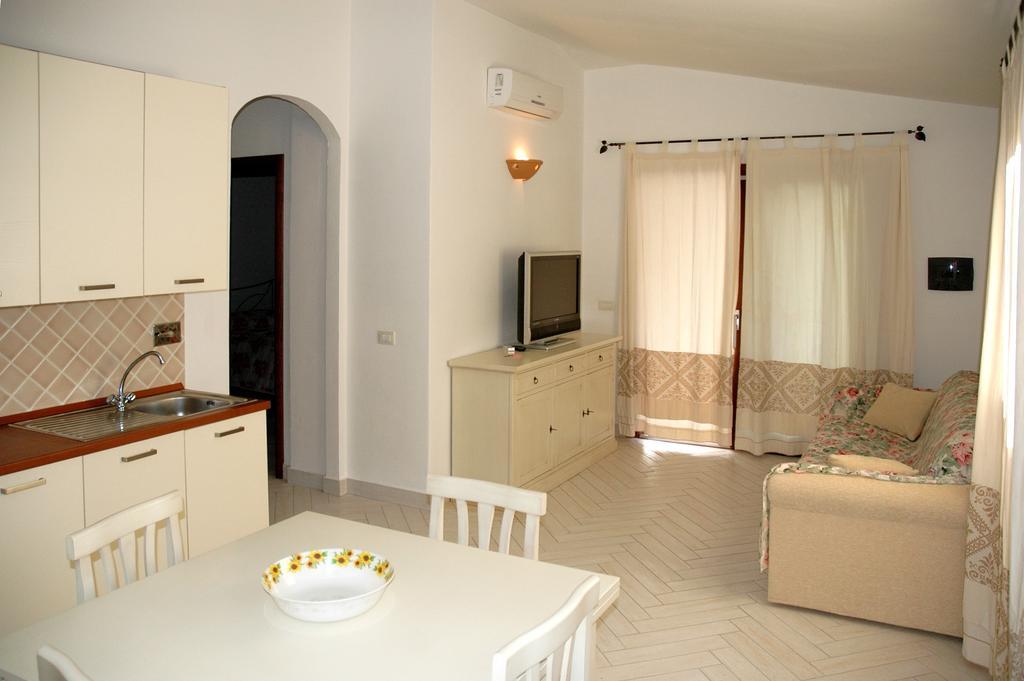 سان تيودورو Holiday Homes Stella Marina الغرفة الصورة